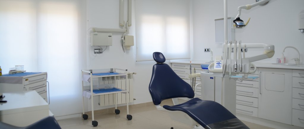 Clínica Dental Quesada Baza - Dra. María Pilar Quesada García instalaciones